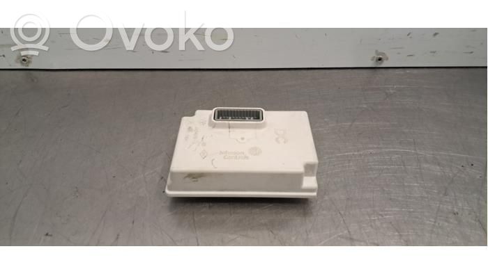 Renault Master III Antenna control unit 