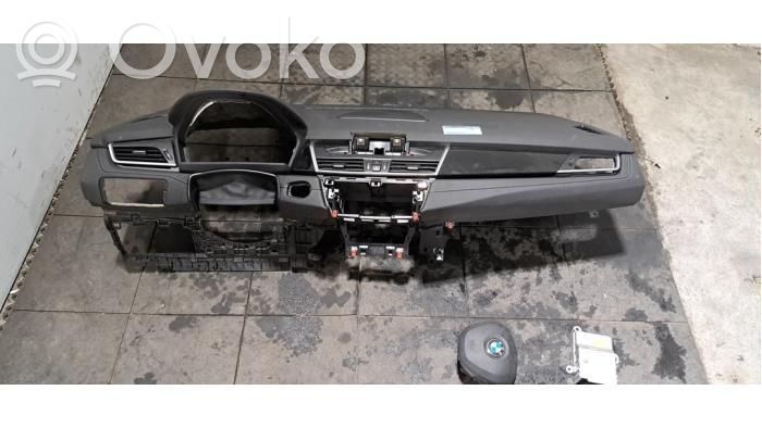 BMW 2 F46 Set planșă bord cu airbag 