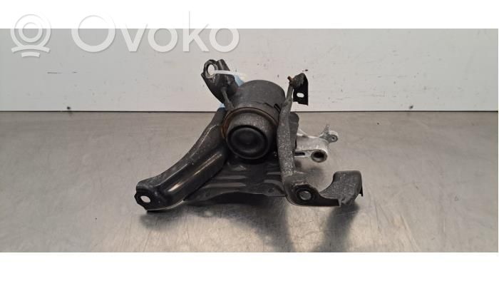 Lexus UX Engine mount bracket 