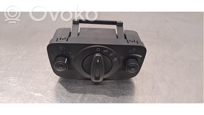 Headlight level height control switch   AV6T13A024CC