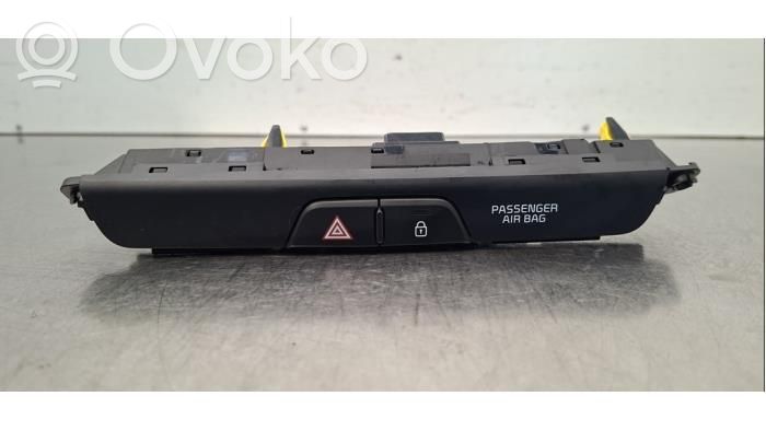 KIA Stonic Hazard light switch 