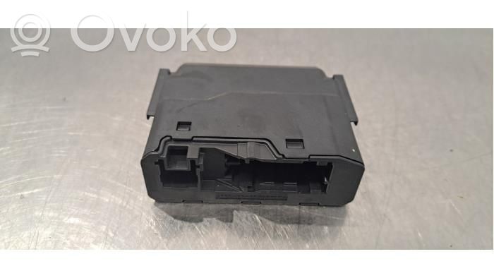 Toyota Yaris Cross Antenna control unit 