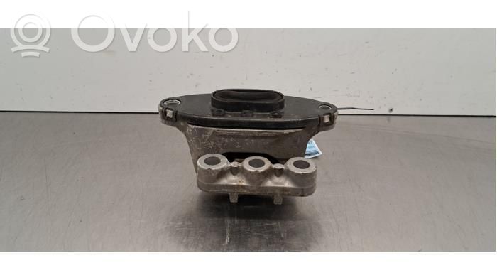 Engine mount bracket   95418203