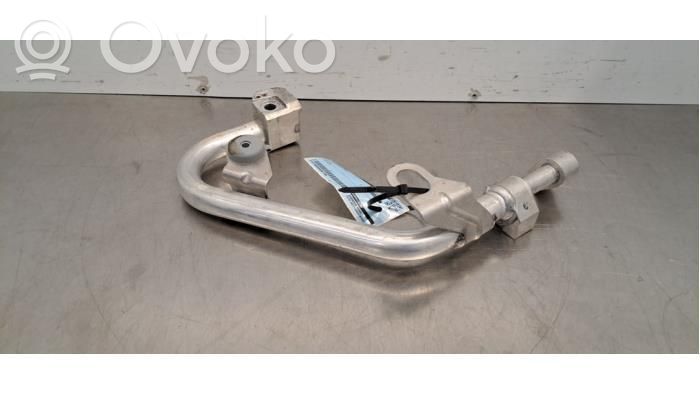 BMW i4 Ilmastointilaitteen putki (A/C) 