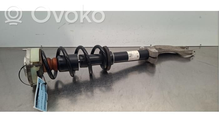 Etuiskunvaimennin   8W0413031BG