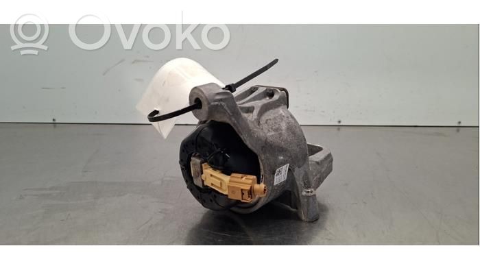 Audi A5 Engine mount bracket 