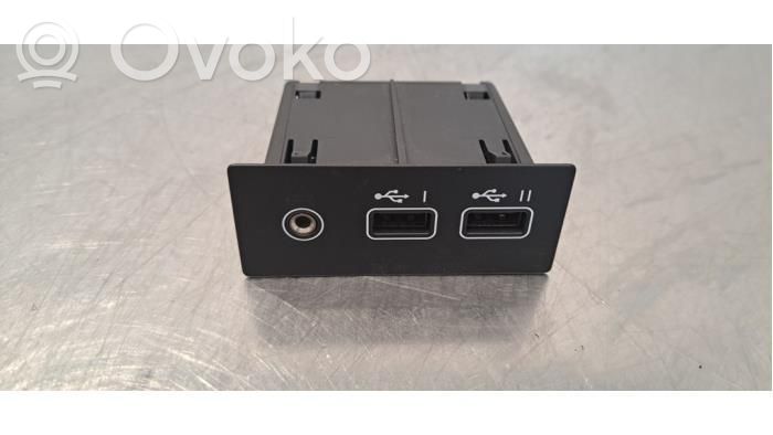 Renault Clio V USB socket connector 