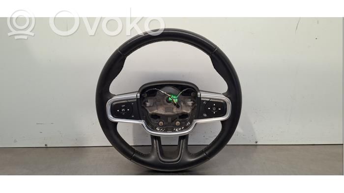 Volvo XC40 Ohjauspyörä 