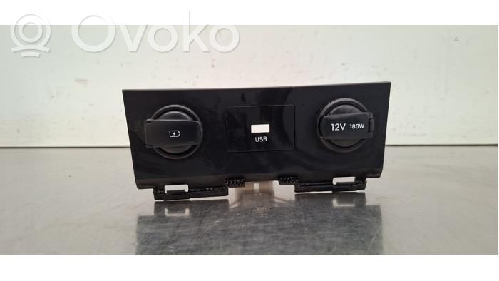Hyundai Kona I Gniazdo / Złącze USB 