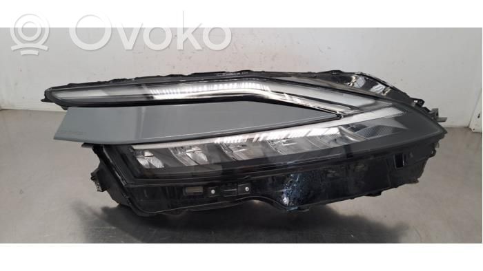 Nissan Qashqai J12 Lampa przednia 