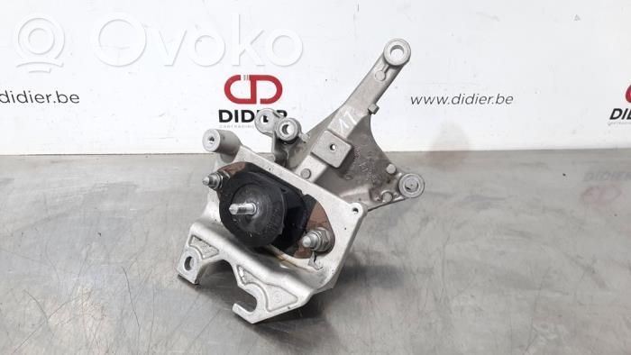 Engine mount bracket   112533062R