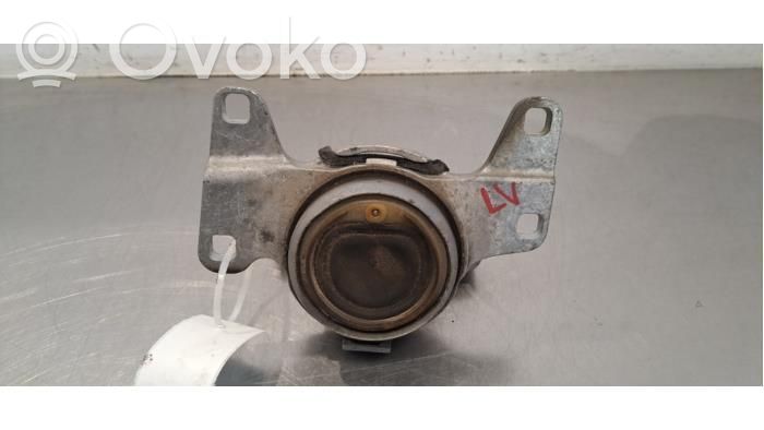 Volvo V40 Engine mount bracket 