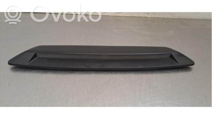 Kolmas/lisäjarruvalo   156115845