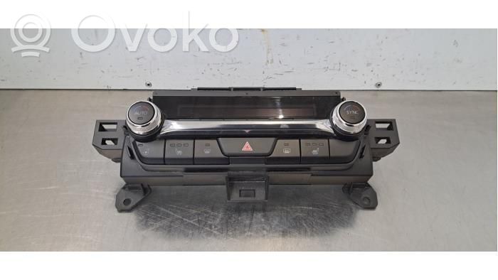Mazda CX-30 Climate control unit 