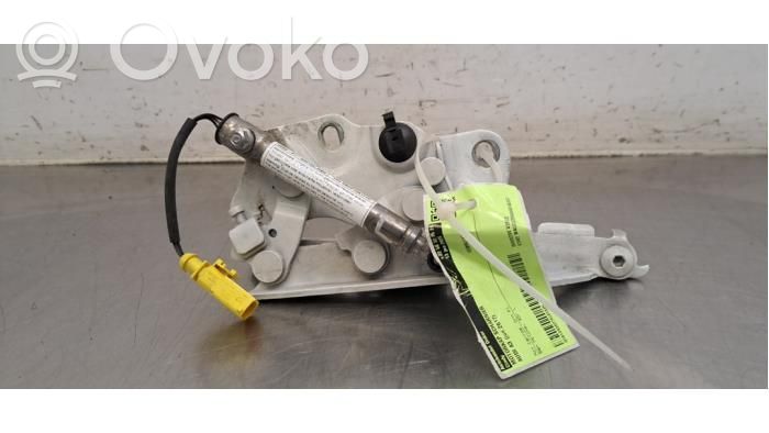 Konepellin saranat   8V0823301F