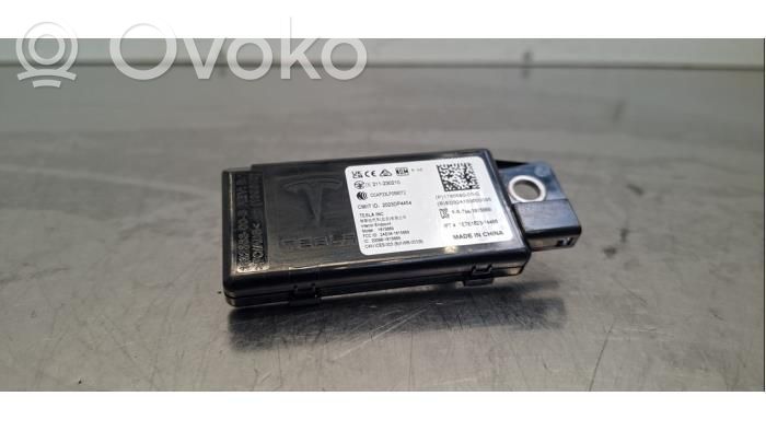 Tesla Model 3 Antenna control unit 