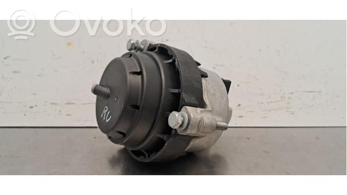 BMW 5 G30 G31 G38 Engine mount bracket 