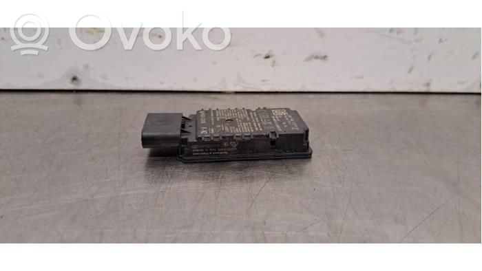 Porsche Macan (95C) Antenna control unit 