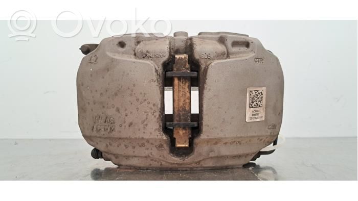 Étrier de frein avant   8W0615107D
