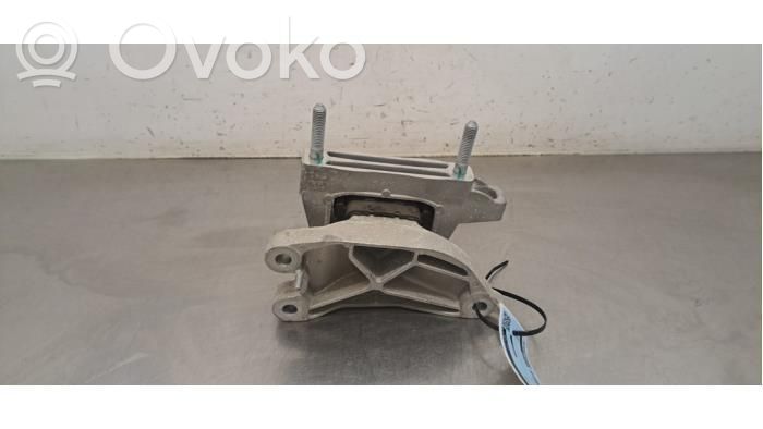 Engine mount bracket   9826533880