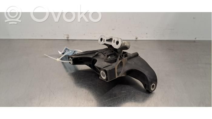 Moottorin kiinnikekorvake   9820499380,9620499880