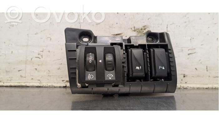 Renault Trafic III (X82) Sonstige Schalter / Griffe / Umschalter 