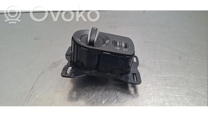 Headlight level height control switch   8P0919094B