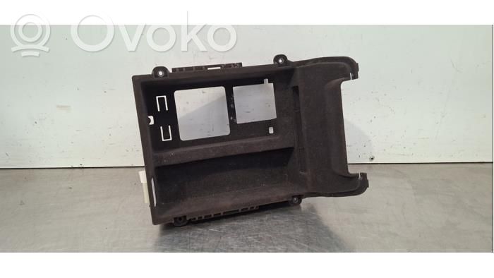 Compartimiento/consola central del panel   4K0864981A