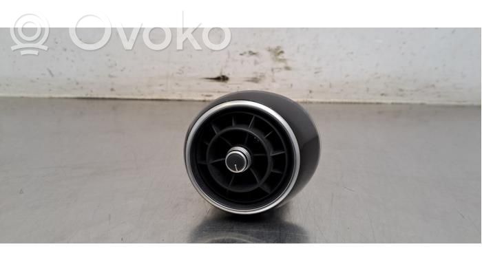 Audi A1 Rejilla de ventilación central del panel 