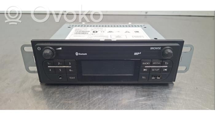 Renault Trafic III (X82) Radio/CD/DVD/GPS head unit 