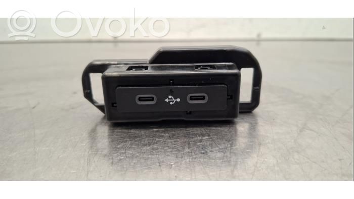 Dacia Bigster R1310 USB socket connector 