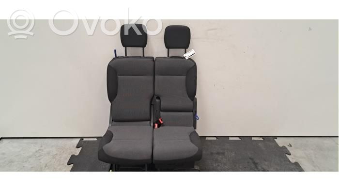 Peugeot Partner III Asiendo doble delantero 