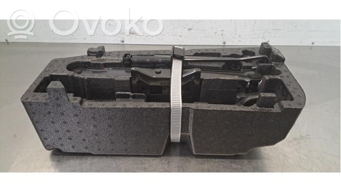 Volkswagen Caddy Zestaw narzędzi 