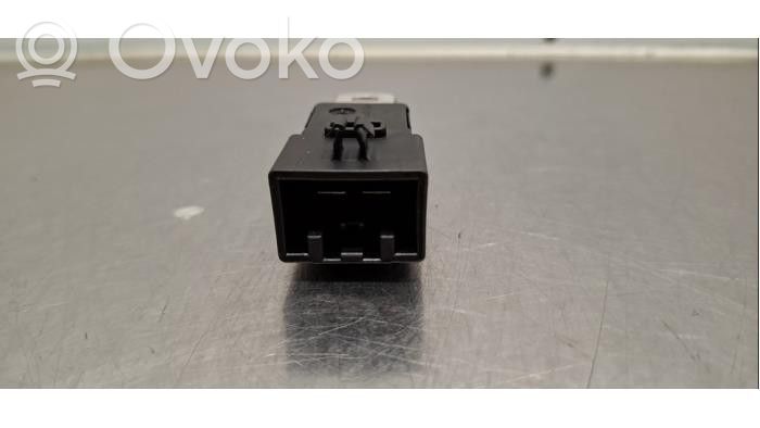 Renault Arkana Antenna control unit 