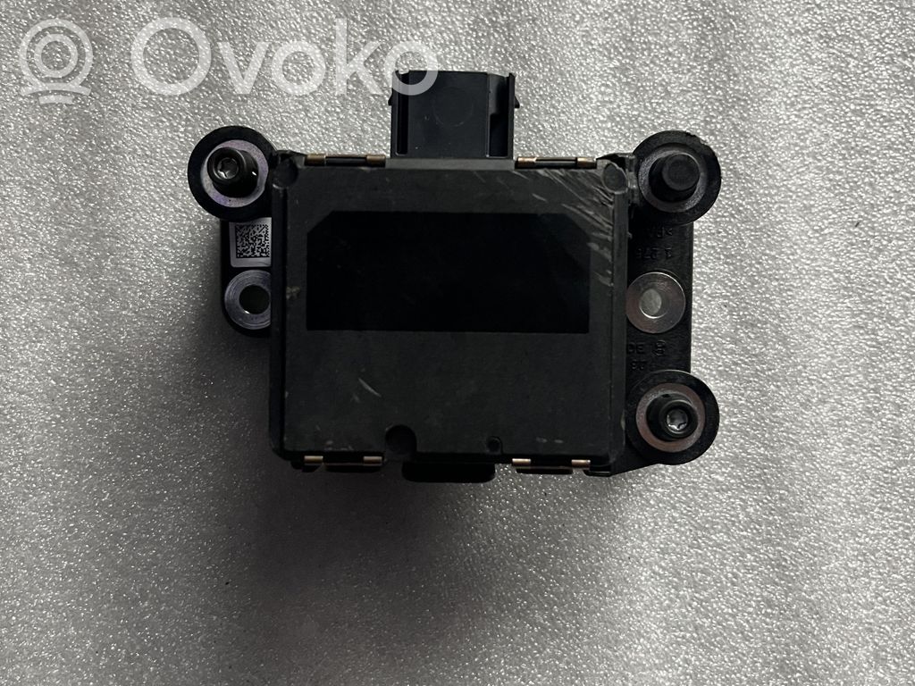 Volkswagen PASSAT B8 Sensor de radar Distronic 
