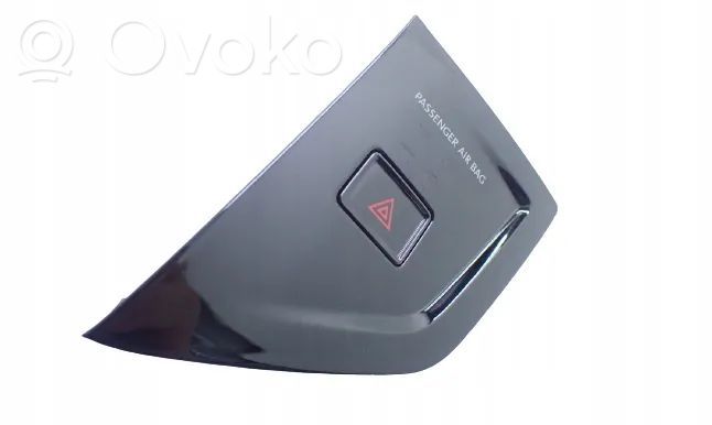 Volkswagen Polo VI Przycisk świateł awaryjnych 