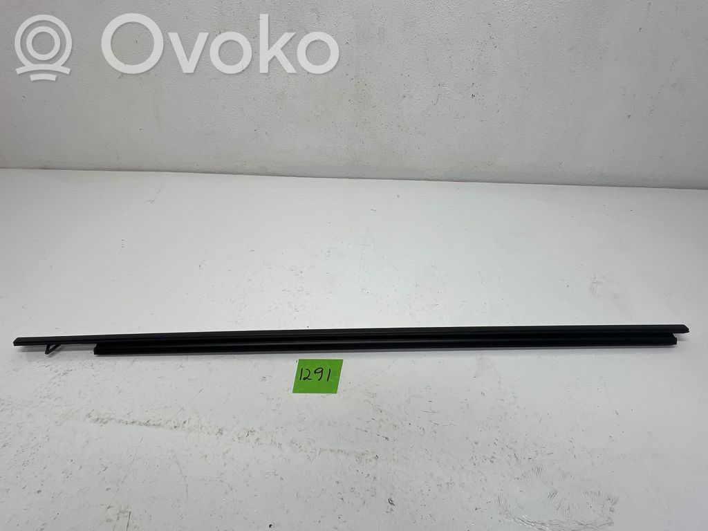 Subaru Solterra Rivestimento modanatura del vetro della portiera anteriore 