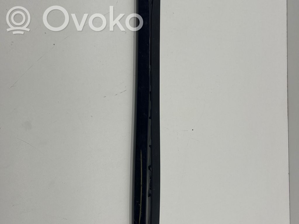 BMW X7 G07 Windshield trim 