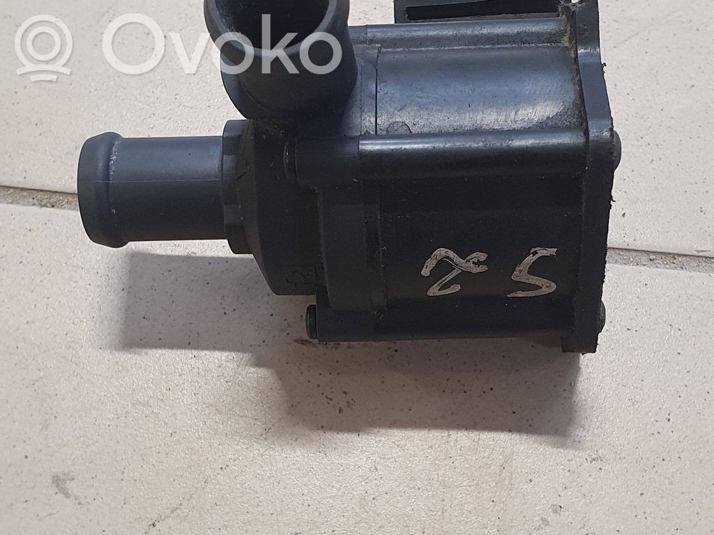 Audi A6 S6 C7 4G Pompa cyrkulacji / obiegu wody 