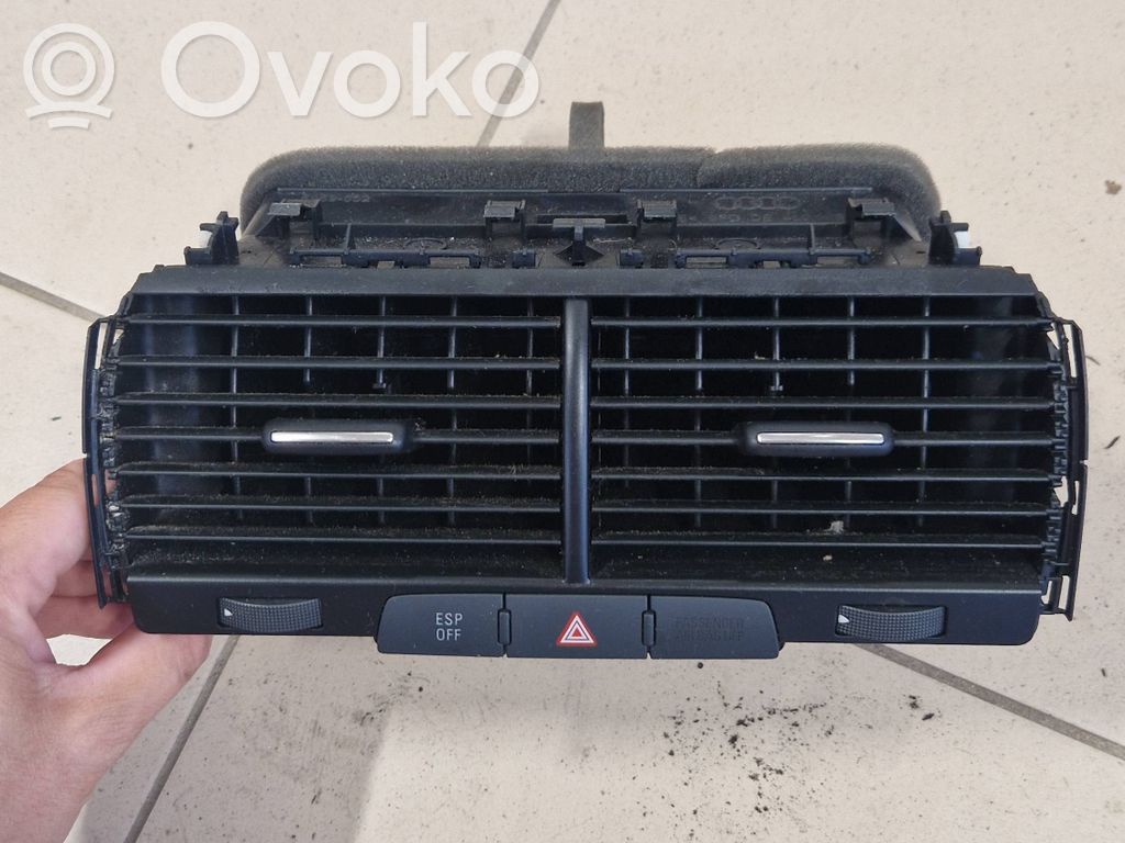Audi Q7 4L Dysze / Kratki środkowego nawiewu deski rozdzielczej 