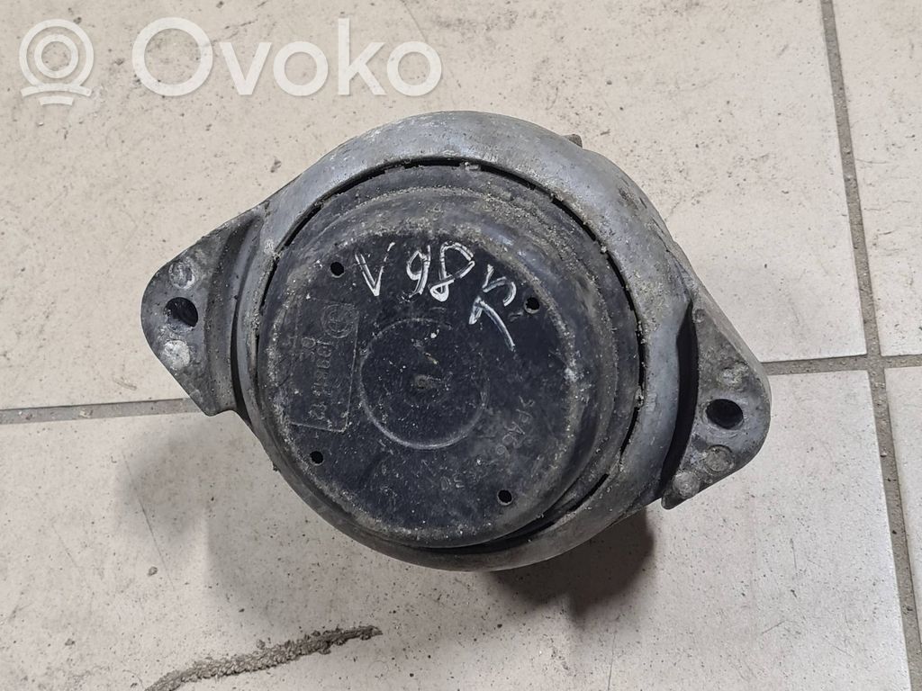 Engine mount bracket   6768800,22116768800