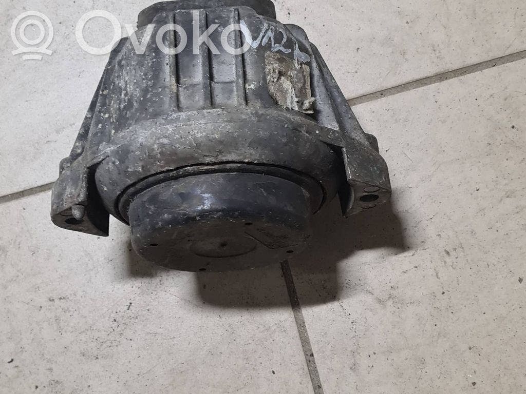 BMW 3 E90 E91 Engine mount bracket 