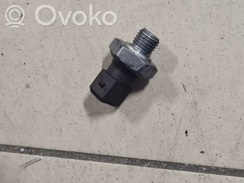Oil pressure sensor   8611273