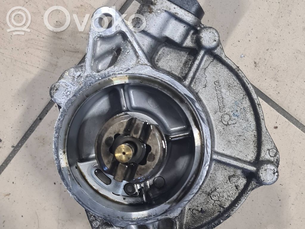 Audi A8 S8 D3 4E Vacuum pump 