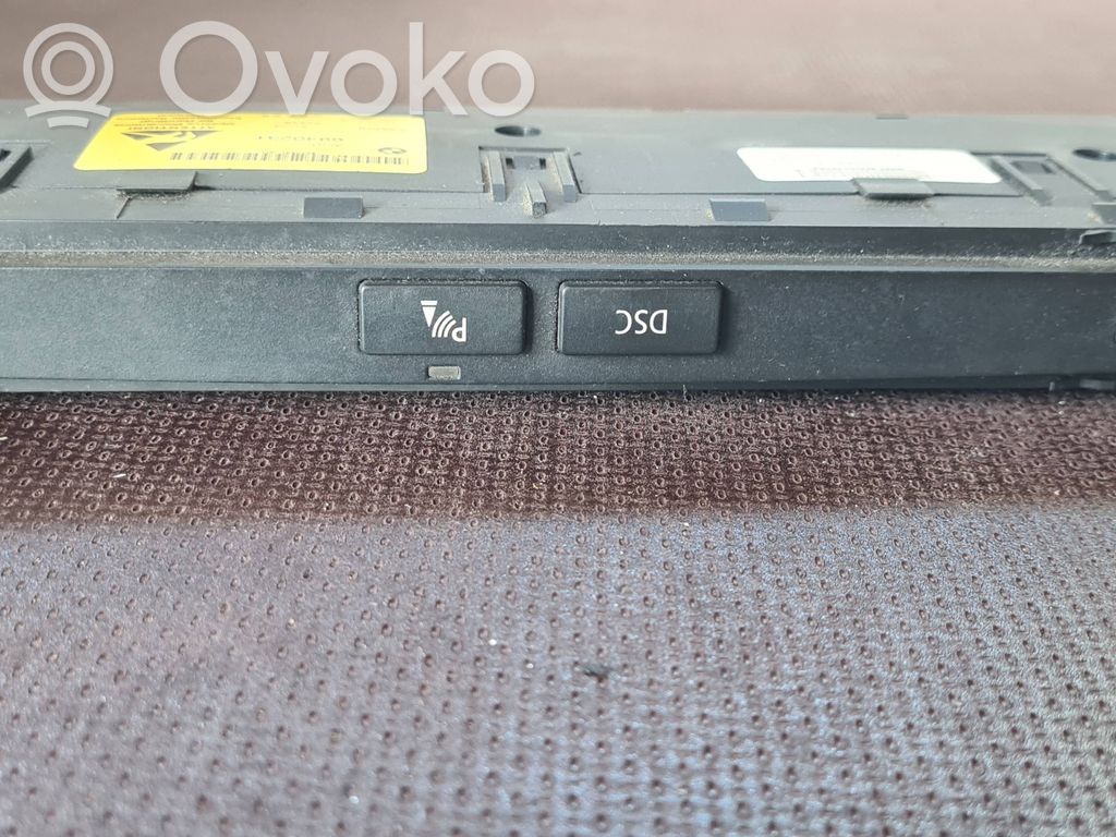 BMW 5 E60 E61 Sėdynių šildymo jungtukas 