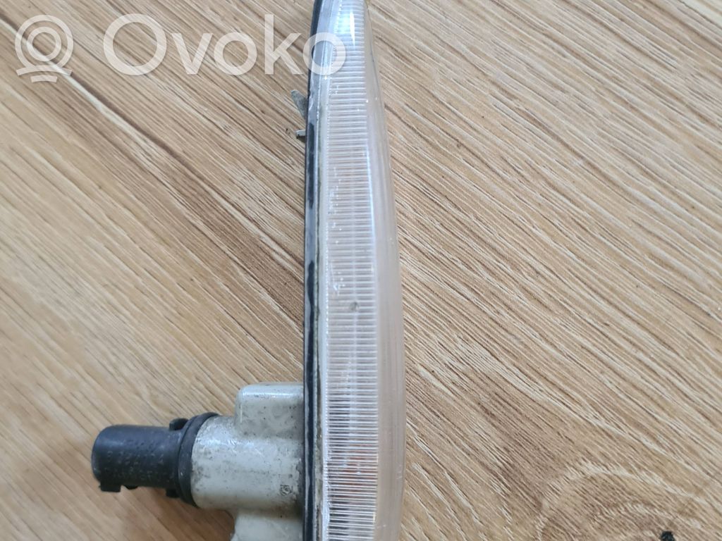 Front fender indicator light   6906393,7164757