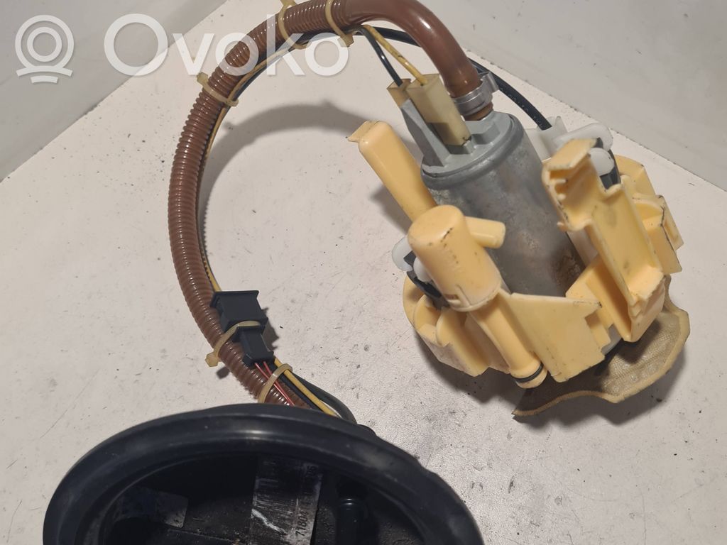 BMW 7 E65 E66 Pompe à carburant 