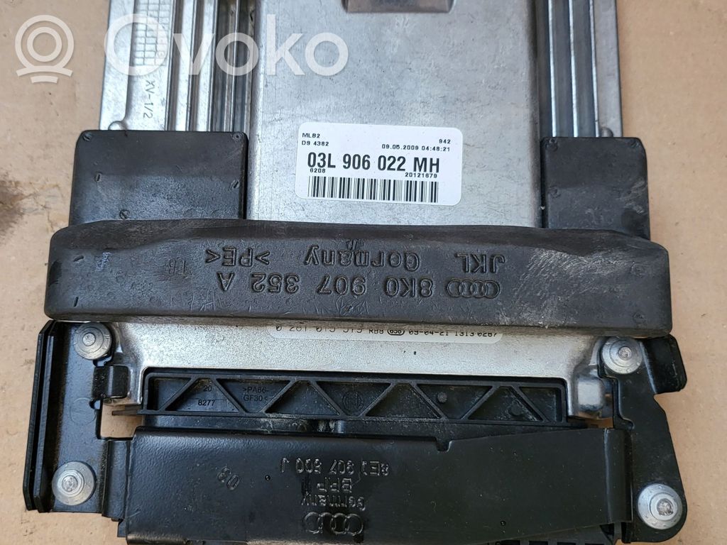 Audi A4 S4 B8 8K Engine control unit/module 