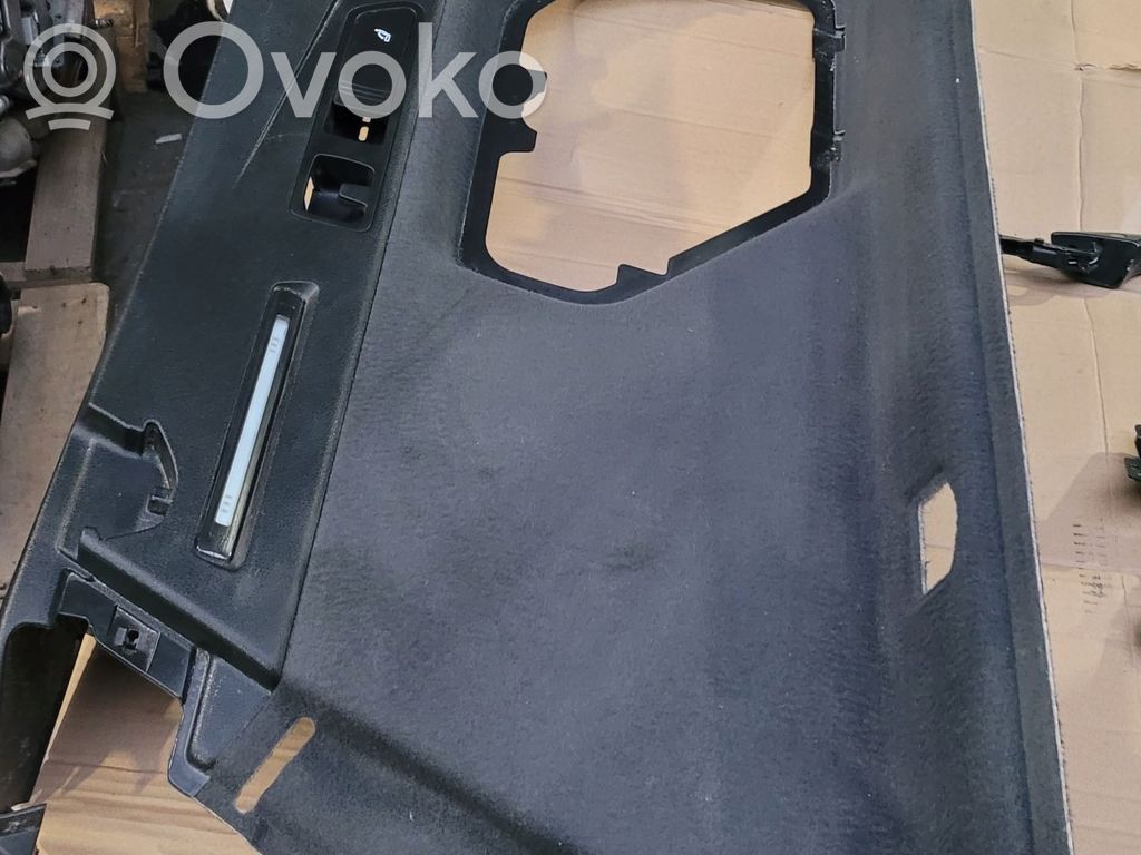 Audi e-tron Trunk/boot side trim panel 