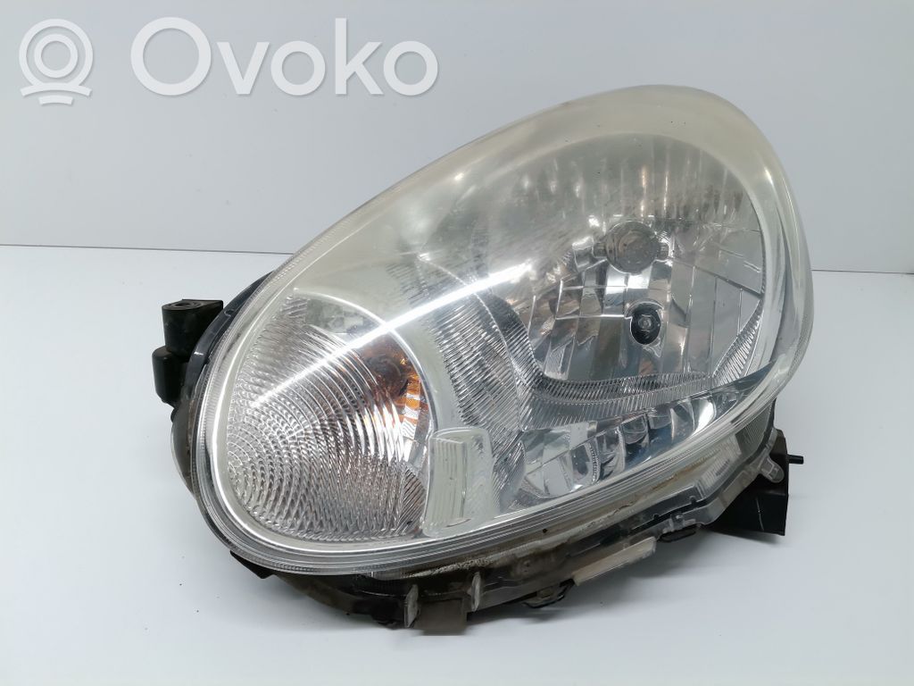 Nissan Micra Lampa przednia 